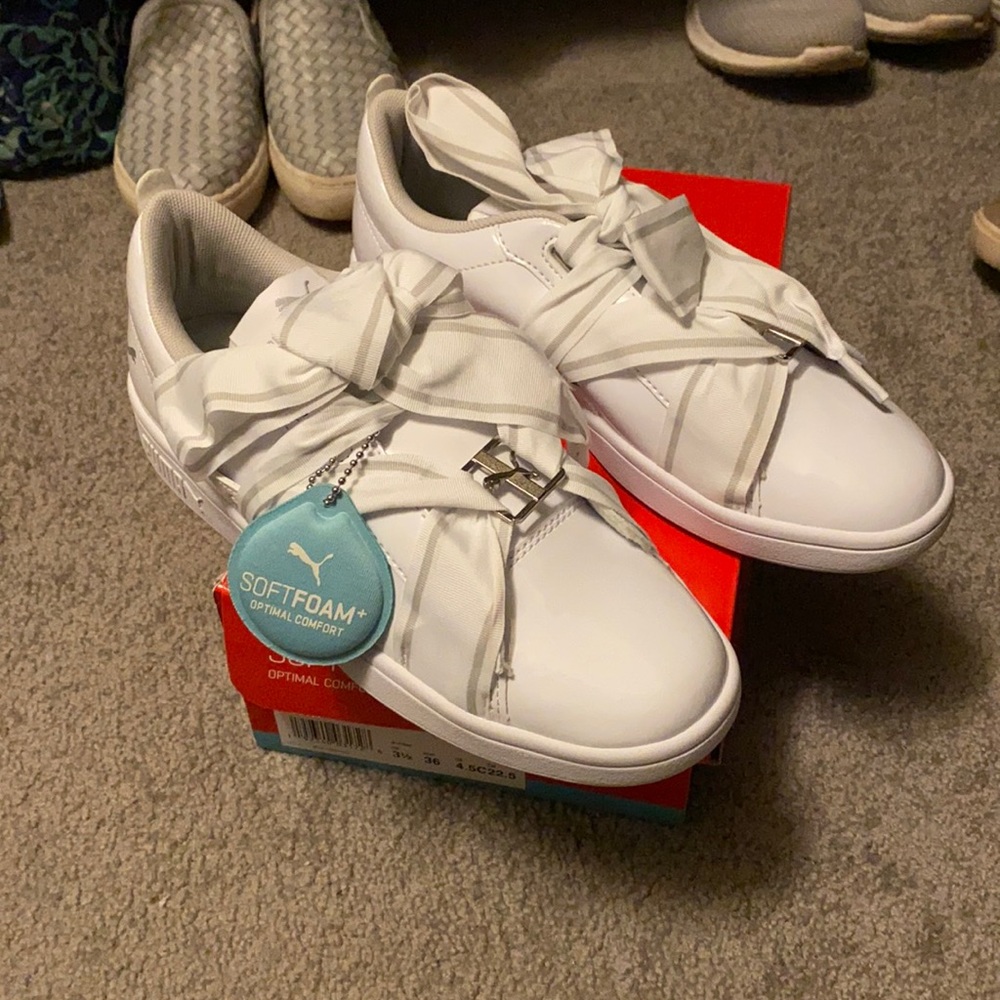 Girls PUMA sneakers